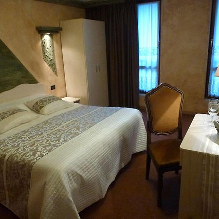 Affittacamere Lago Rotondo Mezzana  Luaran gambar