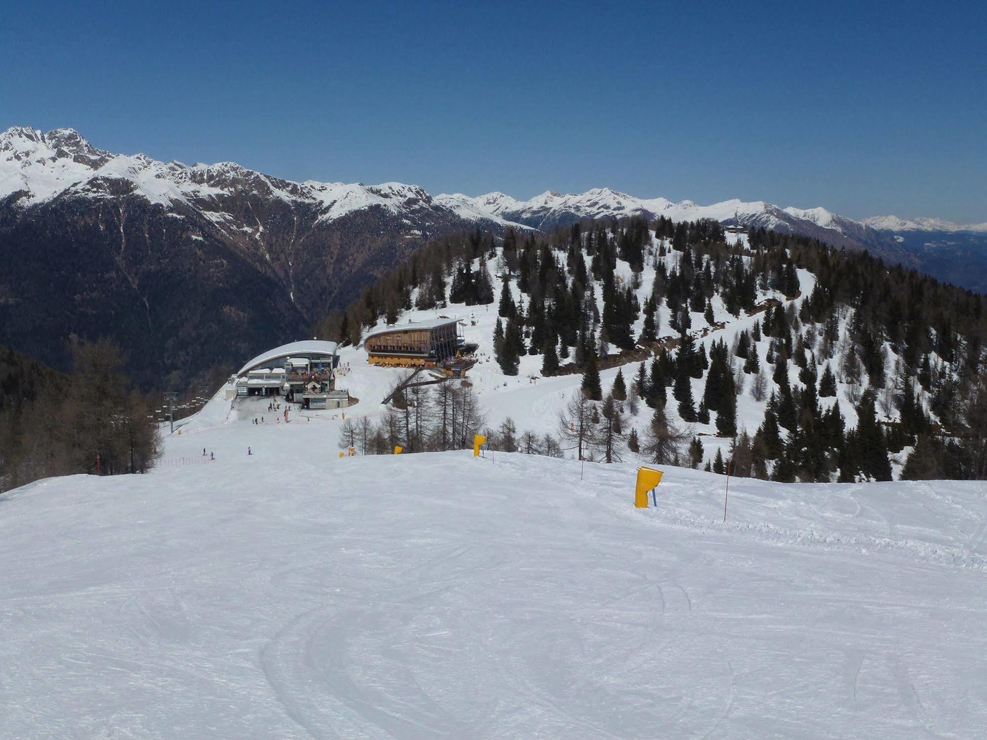 Affittacamere Lago Rotondo Mezzana  Luaran gambar